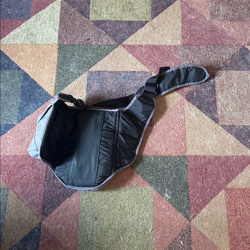 JanSport roadrunner  field/hiking crossbody bag in Gray - Picture 3 of 3
